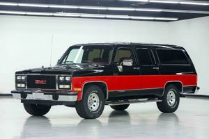 Final-Year 1991 GMC Suburban 1500 SLE Shows Just 31k Miles