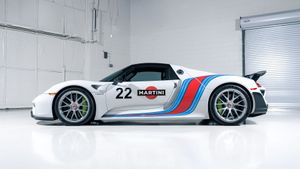 Martini-Liveried 2015 Porsche 918 Spyder Weissach Heads to Auction with $3 Million Estimate