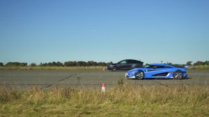 $4.5M Koenigsegg Agera RST Struggles Against Tesla Model X Plaid in Drag Race Standoff