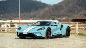 Near-Delivery 2023 Ford GT in Heritage Blue Headlines Broad Arrow's Villa d’Este Auction