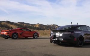 Tesla Model S Plaid Outpaces 1,200-HP Corvette C8 in Lopsided Drag Race Showdown
