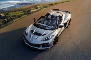 Chevrolet Unveils Quail Silver Limited-Edition 2026 Corvette ZR1X