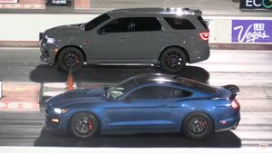 Shelby GT500 Outdrags Hellcat Durango After Shaky Start at Las Vegas Strip