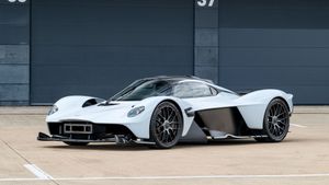 Daniel Ricciardo’s Bespoke Aston Martin Valkyrie to Cross Auction Block at Zoute Concours