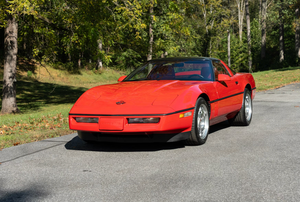 Low-Mileage 1990 Corvette ZR-1 Revives the “King of the Hill” Legacy