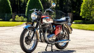 Well-Preserved 1967 BSA Lightning Heads to Amelia Auction as Single-Owner Time Capsule
