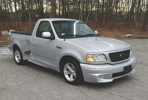 2000 Ford F-150 SVT Lightning Draws Attention as Unmodified Example Heads to Auction