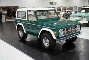 Refreshed 1977 Ford Bronco Sport V8 Draws Strong Interest in Florida Auction