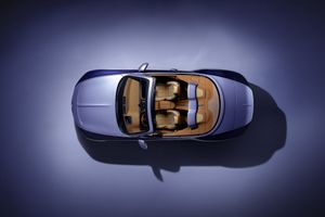 Bentley Mulliner Delivers One-Off Batur Convertible Designed by Its Owner