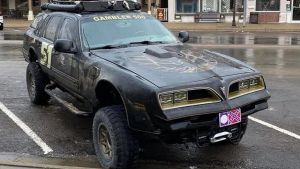 Custom Firebird SUV Mashup Turns Heads in Kansas Despite Pontiac’s Long Goodbye