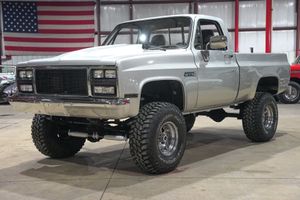 1987 GMC Sierra 1500 Classic Highlights Squarebody Era With V8 Power and 4x4 Capability