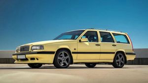 Volvo’s 850 T-5R Wagon Proved Family Cars Could Run With Sports Sedans