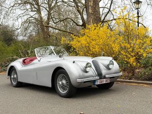 1953 Jaguar XK120 Roadster Showcases Early Sports Car Legacy With Modern Usability