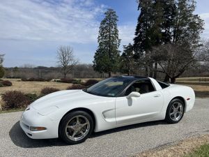 1998 Chevrolet Corvette Coupe Highlights Classic Styling With Well-Maintained History