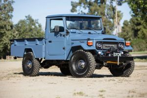 Refurbished 1980 Toyota Land Cruiser FJ45 Pickup Heads to Auction With Modern Upgrades
