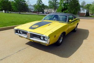 Rare 1971 Dodge Charger Super Bee in Citron Yella Draws Attention in Collector Market