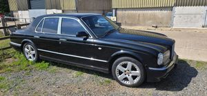 Non-Running 2001 Bentley Arnage Red Label Offers Rare Restoration Opportunity for Luxury Car Enthusiasts