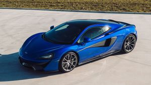 Low-Mileage 2018 McLaren 570GT Highlights Blend of Supercar Performance and Touring Comfort