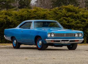 Restored 1969 Plymouth Hemi Road Runner Heads to Auction with Matching-Numbers Drivetrain