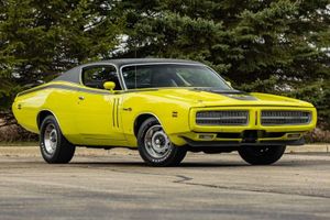 This Citron Yella 1971 Dodge Charger R/T Is A 1-of-332 Four-Speed Survivor