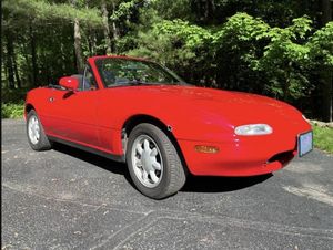 Preserved 1991 Mazda Miata Shows Why NA Roadsters Are Heating Up