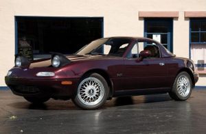 No-Reserve 1995 Mazda MX-5 Miata M-Edition Shows Why Clean 1990s Japanese Cars Are Booming