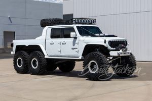 Barrett-Jackson Is Selling a 2020 Jeep Gladiator Custom 6x6 Built by Maxximum Industries