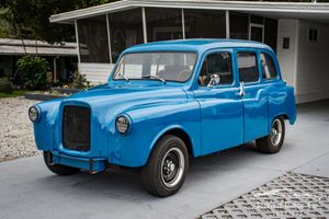 This Restored 1965 Austin Taxi Cab Trades Diesel Power for a Buick Nailhead V8