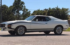 This 1-of-1,276 AMC AMX Pierre Cardin Brings Parisian Flair To Mecum's Nashville Sale