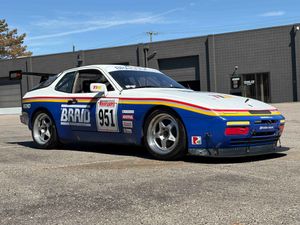 Track-Prepared 1989 Porsche 944 Turbo Heads to Auction With No Reserve