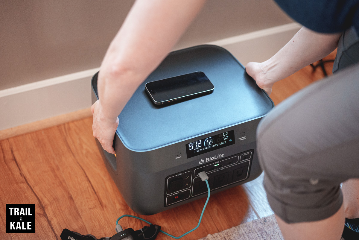 Picking up the Biolite BaseCharge 1500+ is easy given the compact size and shape of this lithium power station.