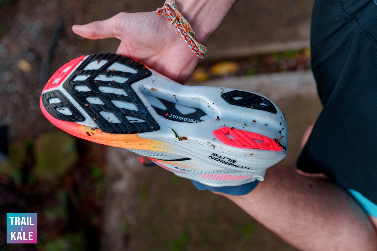 Cutout in the sole of the Brooks Hyperion Elite 4 showing the ARRIS carbon fiber plate