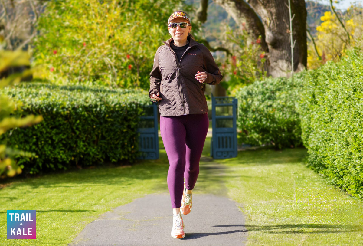Running in the women's Craft ADV SubZ Running Jacket