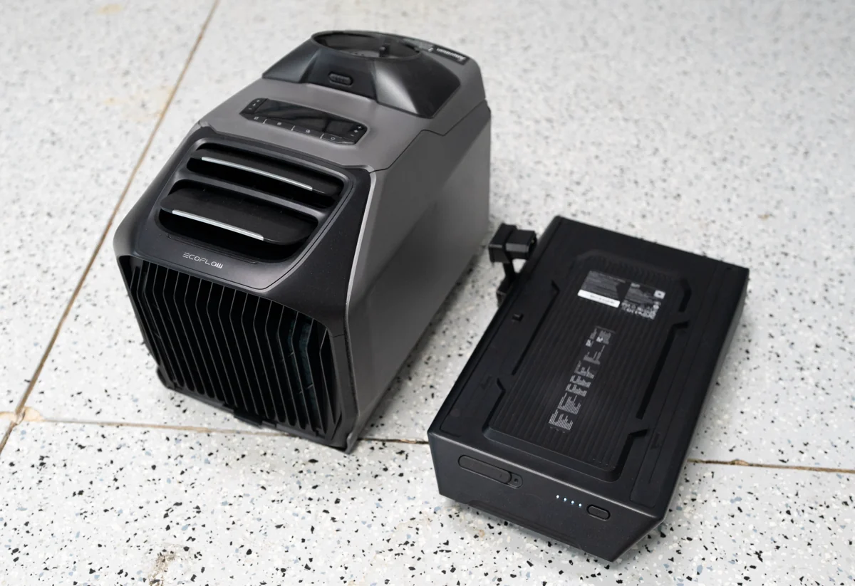 EcoFlow WAVE 3 next to the portable battery