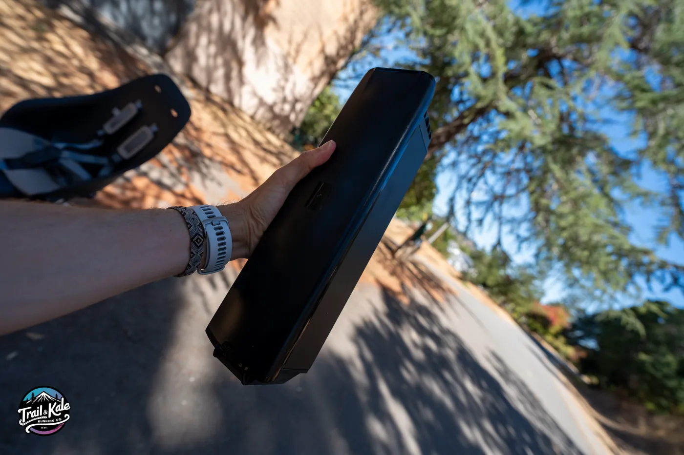 The battery can be removed and charged