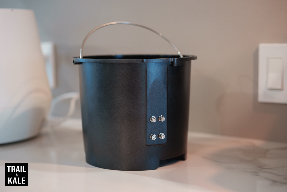 Lomi composting bucket has a max capacity of 3L