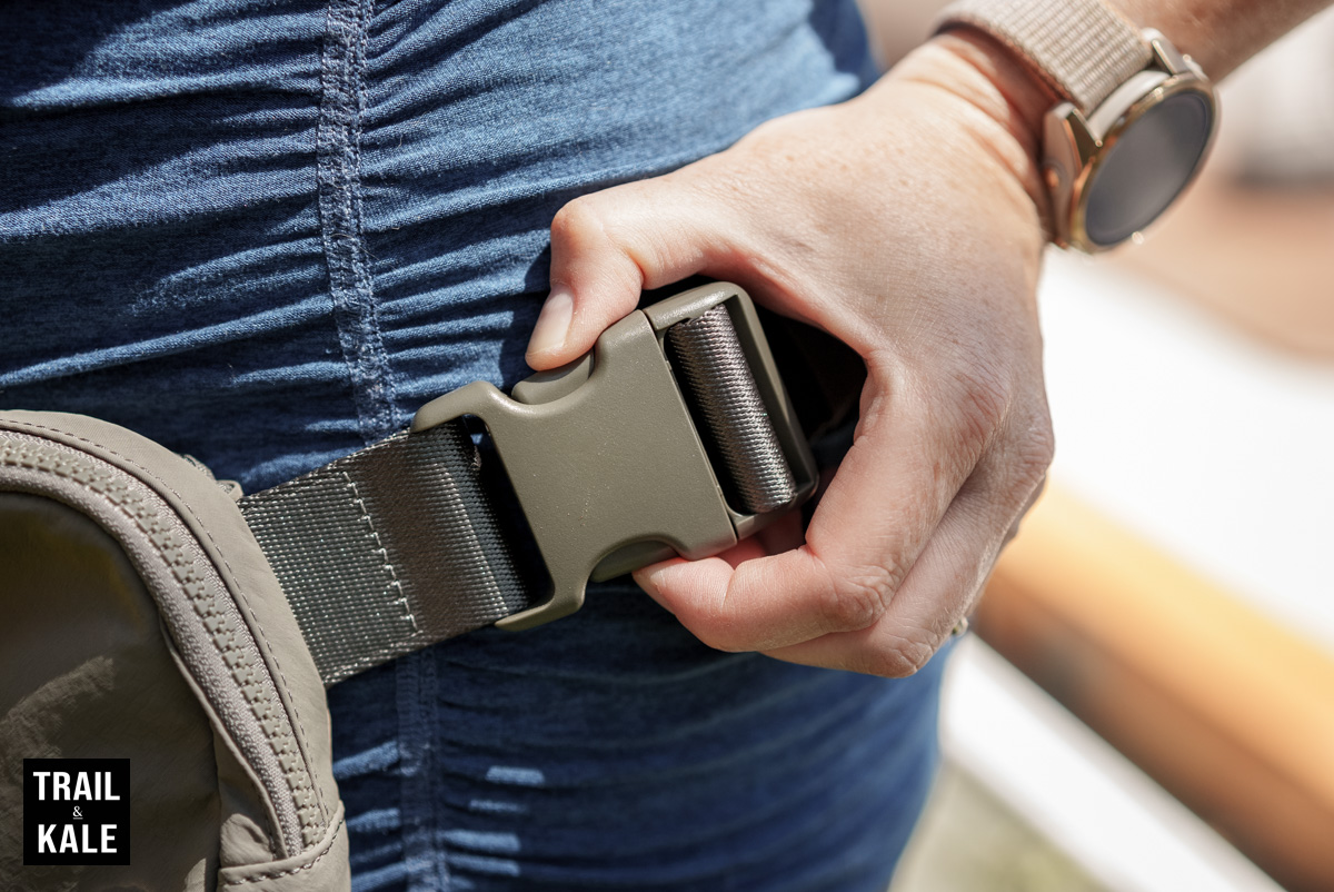 Lululemon Everywhere Belt Bag Review for web 12