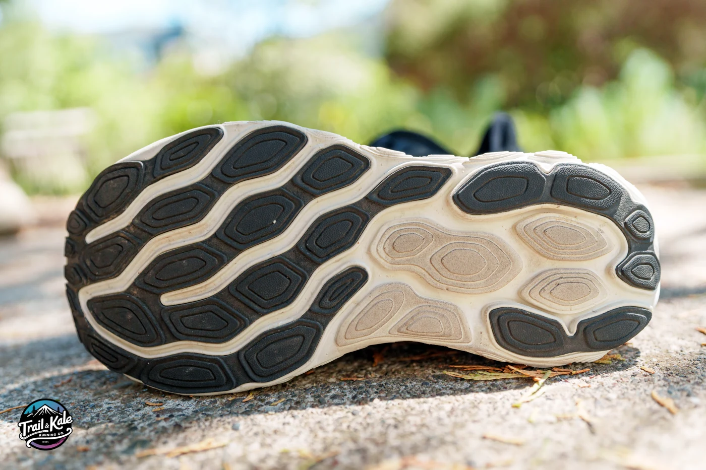 Here's a look at the New Balance 880 version 14's outsole. The black areas are thicker rubber, the white areas are foam. New Balance 880 running shoes review (version 14).