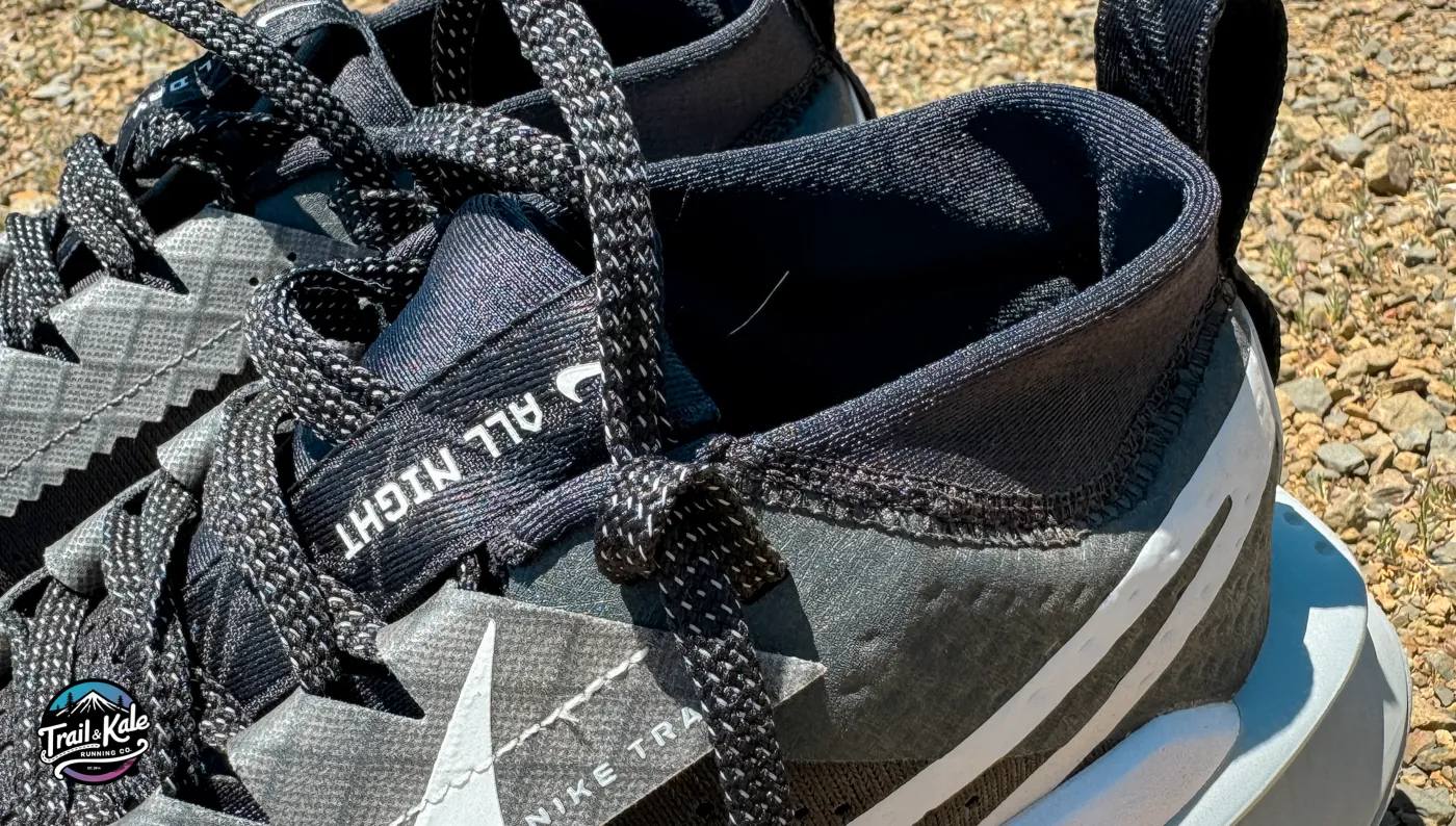 Built-in gaiter, and racers loop lacing method