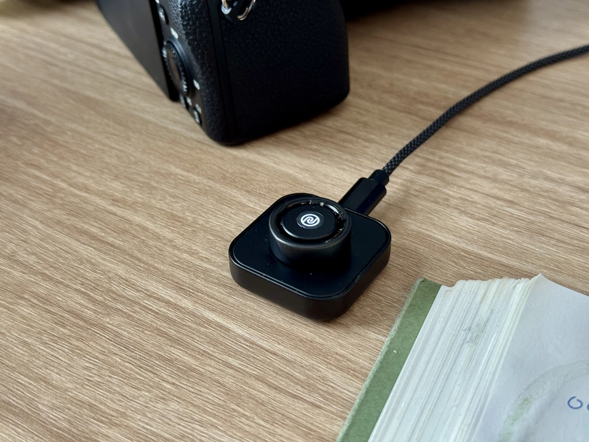 Noise Luna Ring on charge