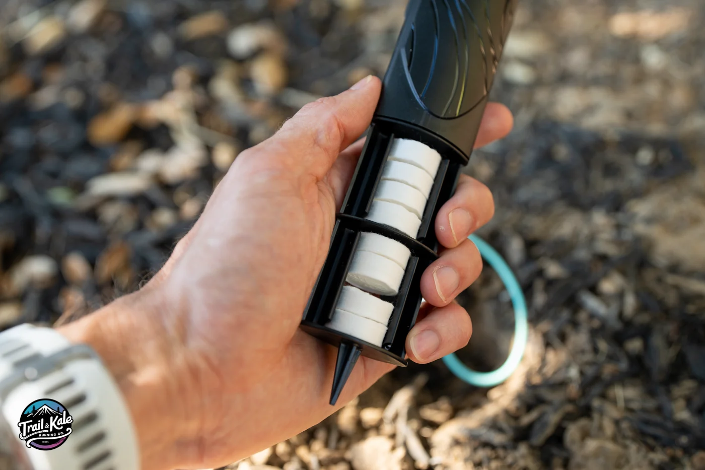 Everything tucks neatly into the shovel handle