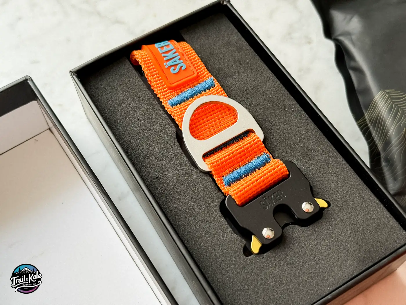 The Saker Canyon dog collar makes a great gift