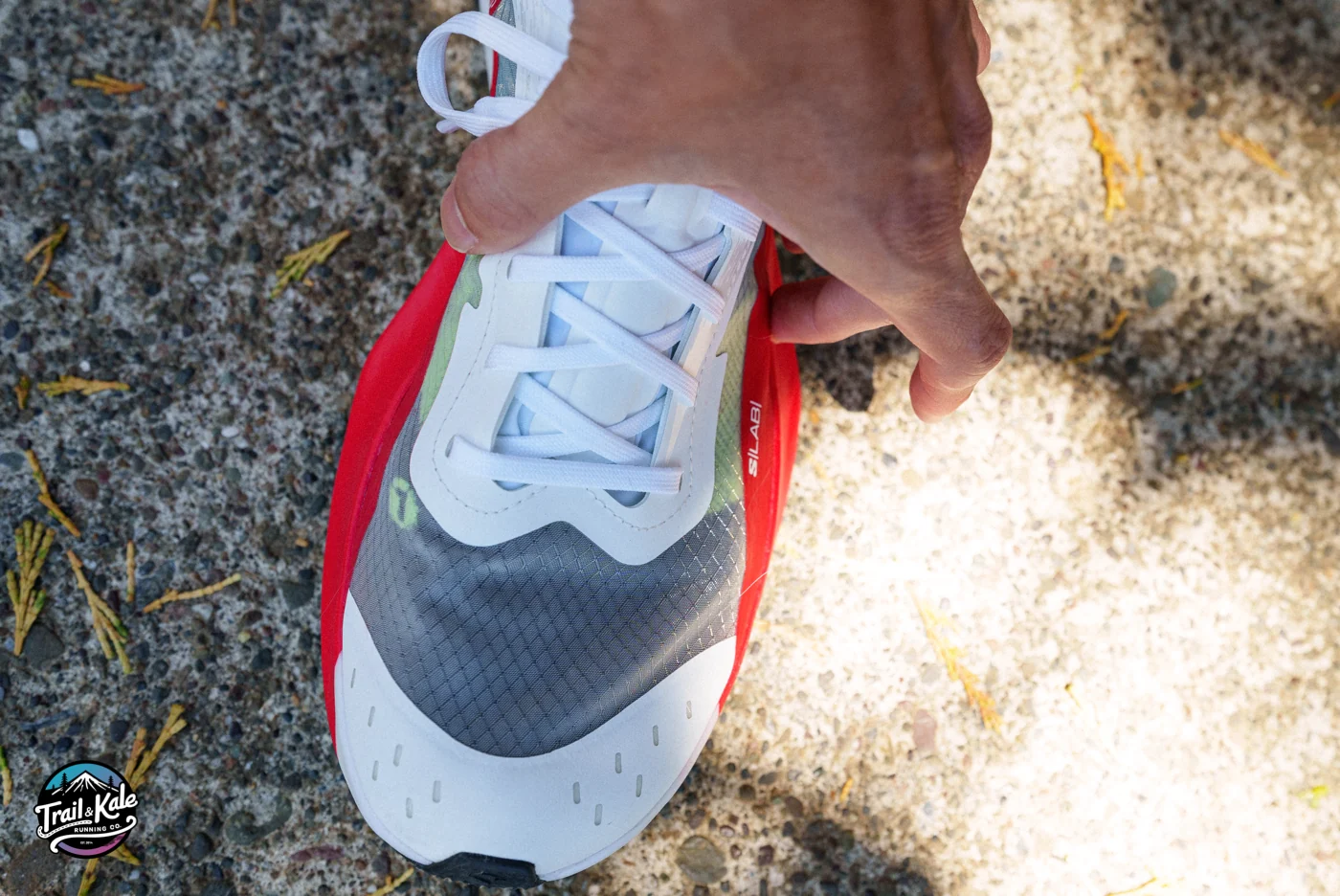 If you have wider feet, you will find this shoe a bit too tight in the middle