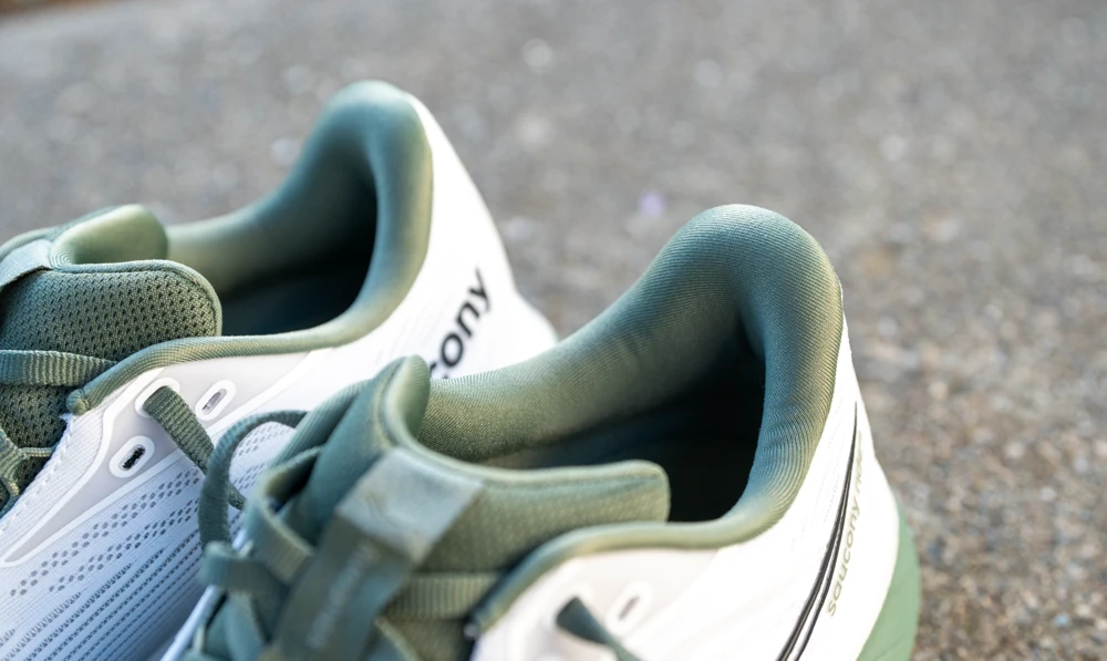 Saucony Ride 18 padded collars and heel counter