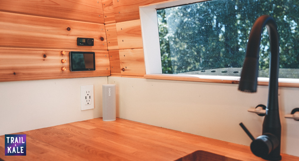 Sonos Roam lifestyle Trail and Kale web wm 1