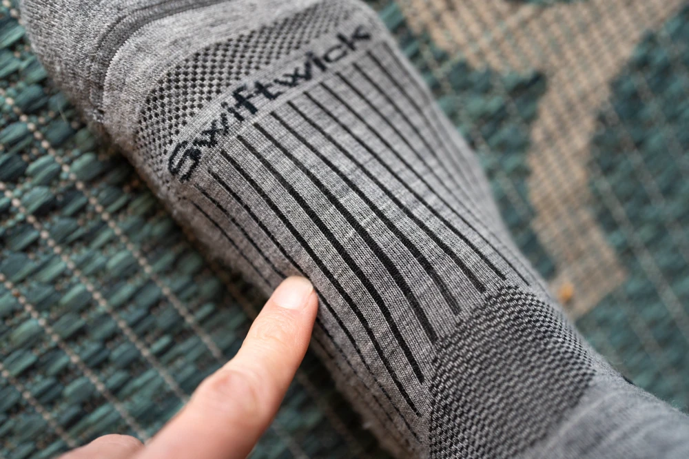 Swiftwick Pursuit Quarter Crew High Socks contoured compression