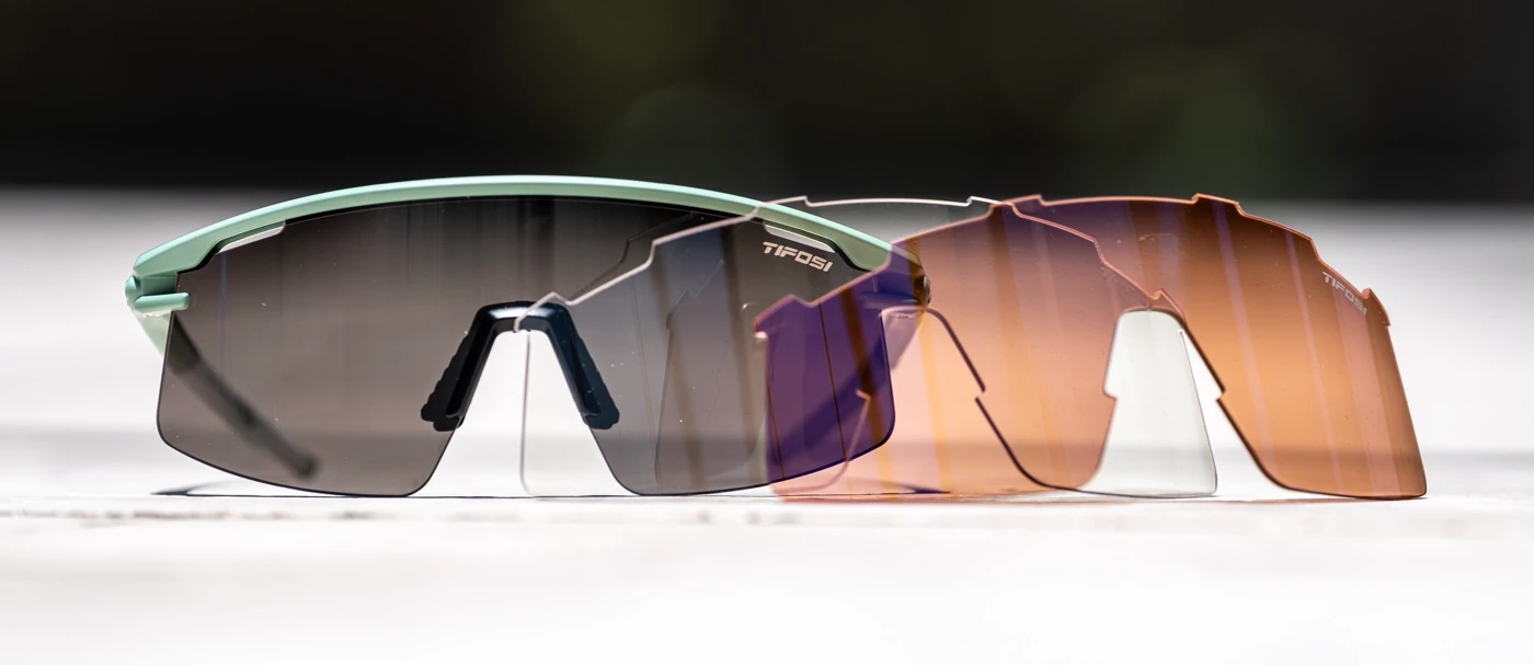 Tifosi Moab Lite comes with 3 interchangeable lenses