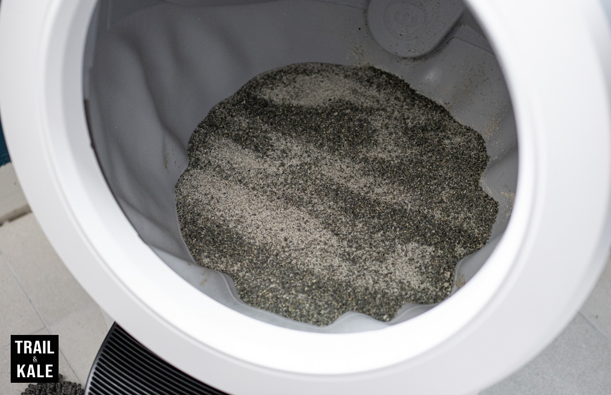 And just like magic, only the clean litter remains!