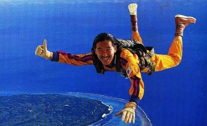 The Weekly, April 8th 2026 - rakugo, defeat, coin pushers, surf guitar