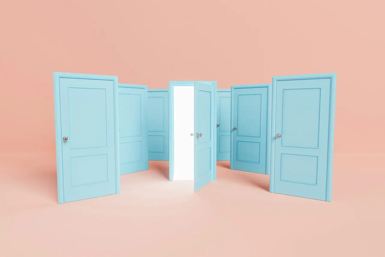 Multiple doors representing candidate choice and the challenge of distinctive employer branding.